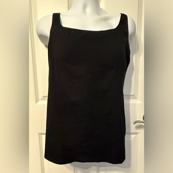 V for City Tops - Chic Black Tank Top